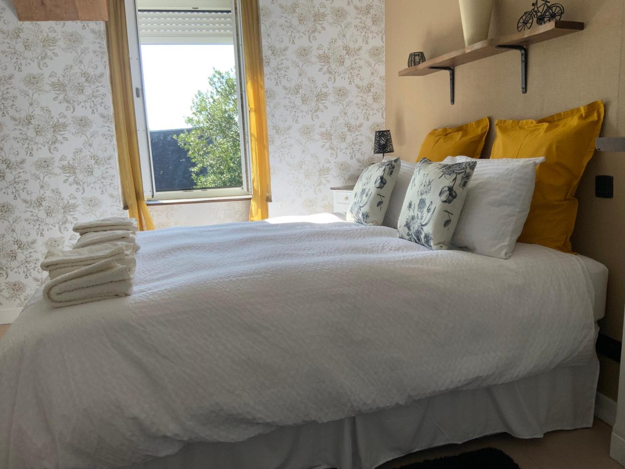 Welcoming And Peaceful Bed And Breakfast Fougerolles-du-Plessis Exterior foto